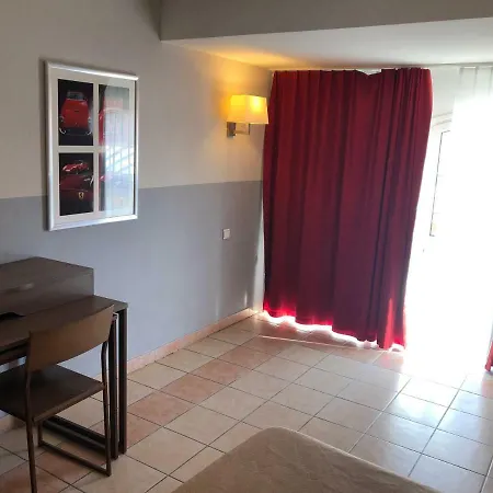 Cute Studio In The With Swimming Pool Beausoleil